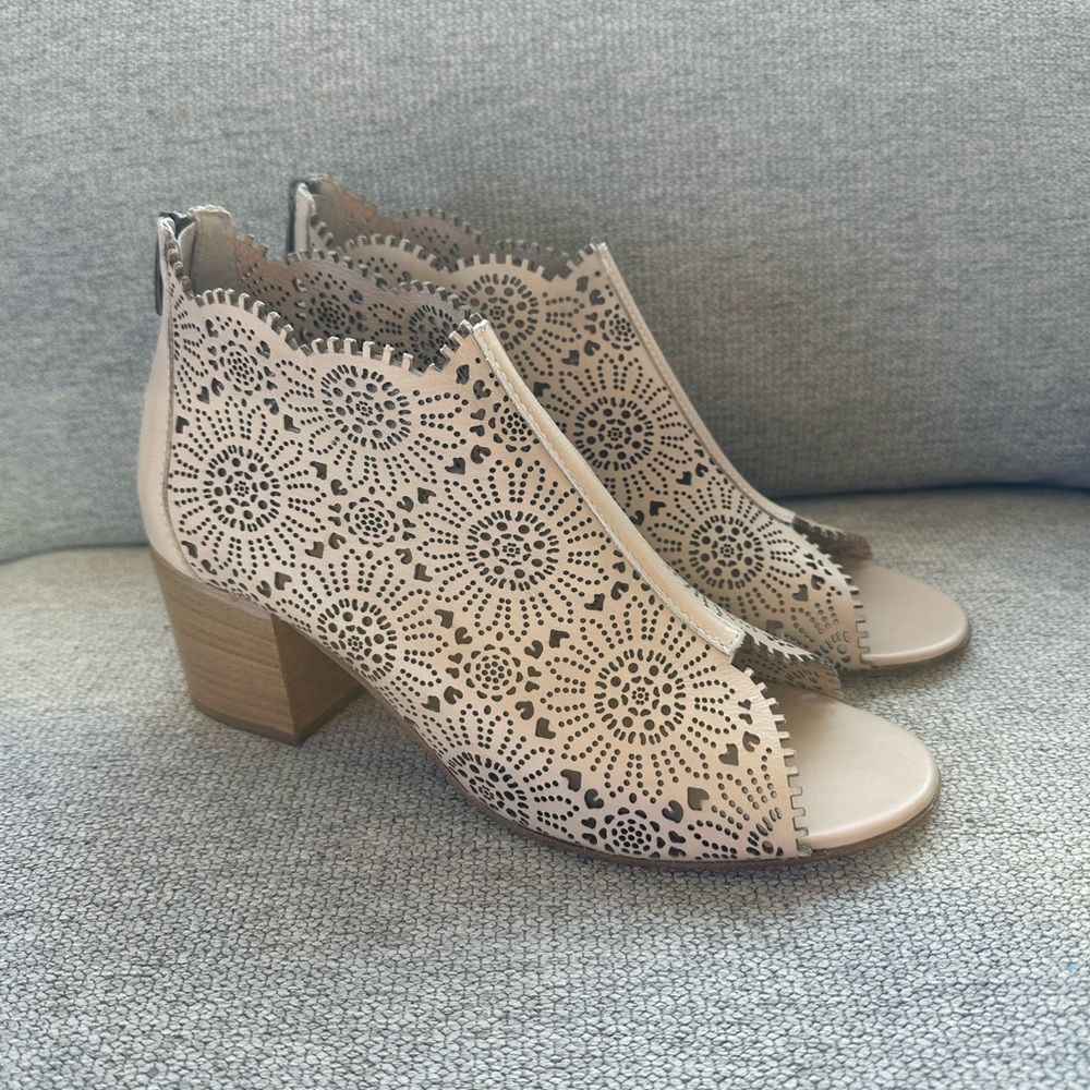 Sundance Penelope Sandals Made in Italy Cutout Floral Heels Size 41